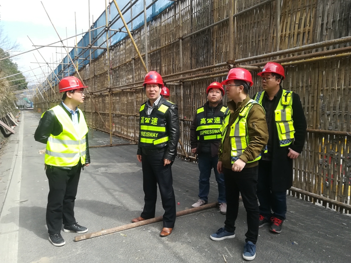 1 3.8江總現(xiàn)場(chǎng)指導(dǎo)工作_副本.jpg